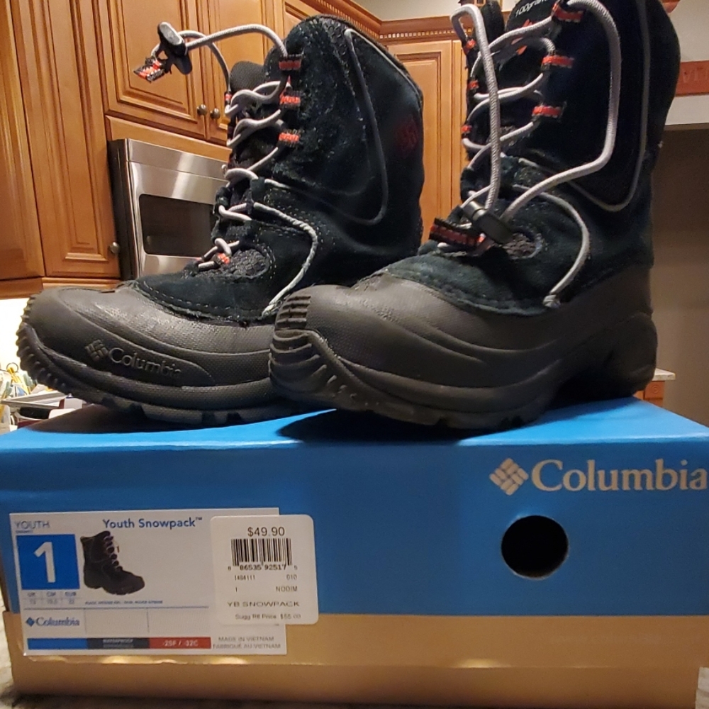 Boys Columbia snow boots